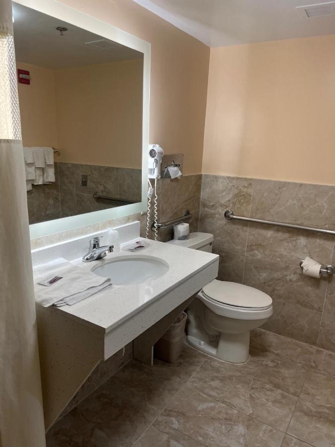 All Seasons Inn & Suites Смітфілд Екстер'єр фото