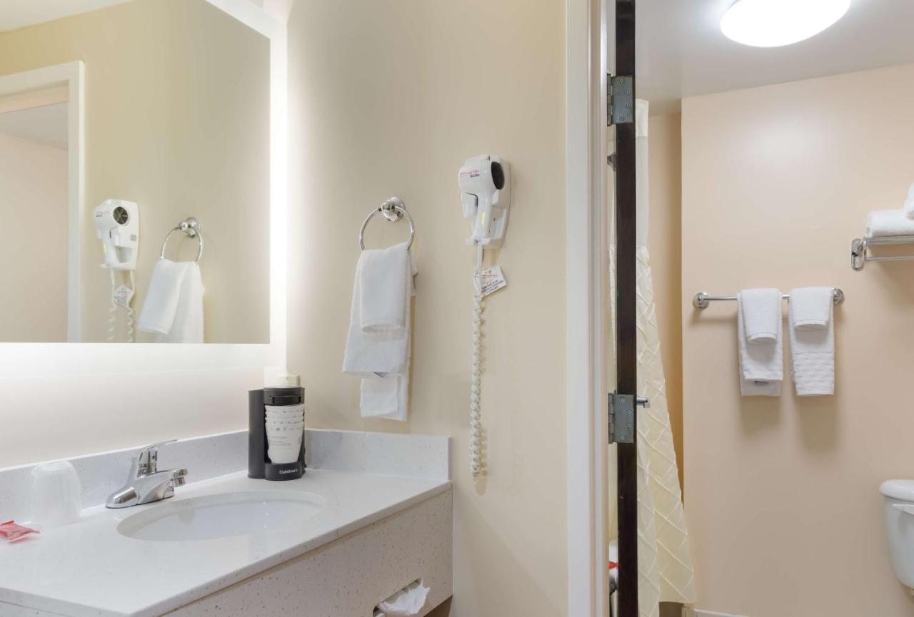 All Seasons Inn & Suites Смітфілд Екстер'єр фото