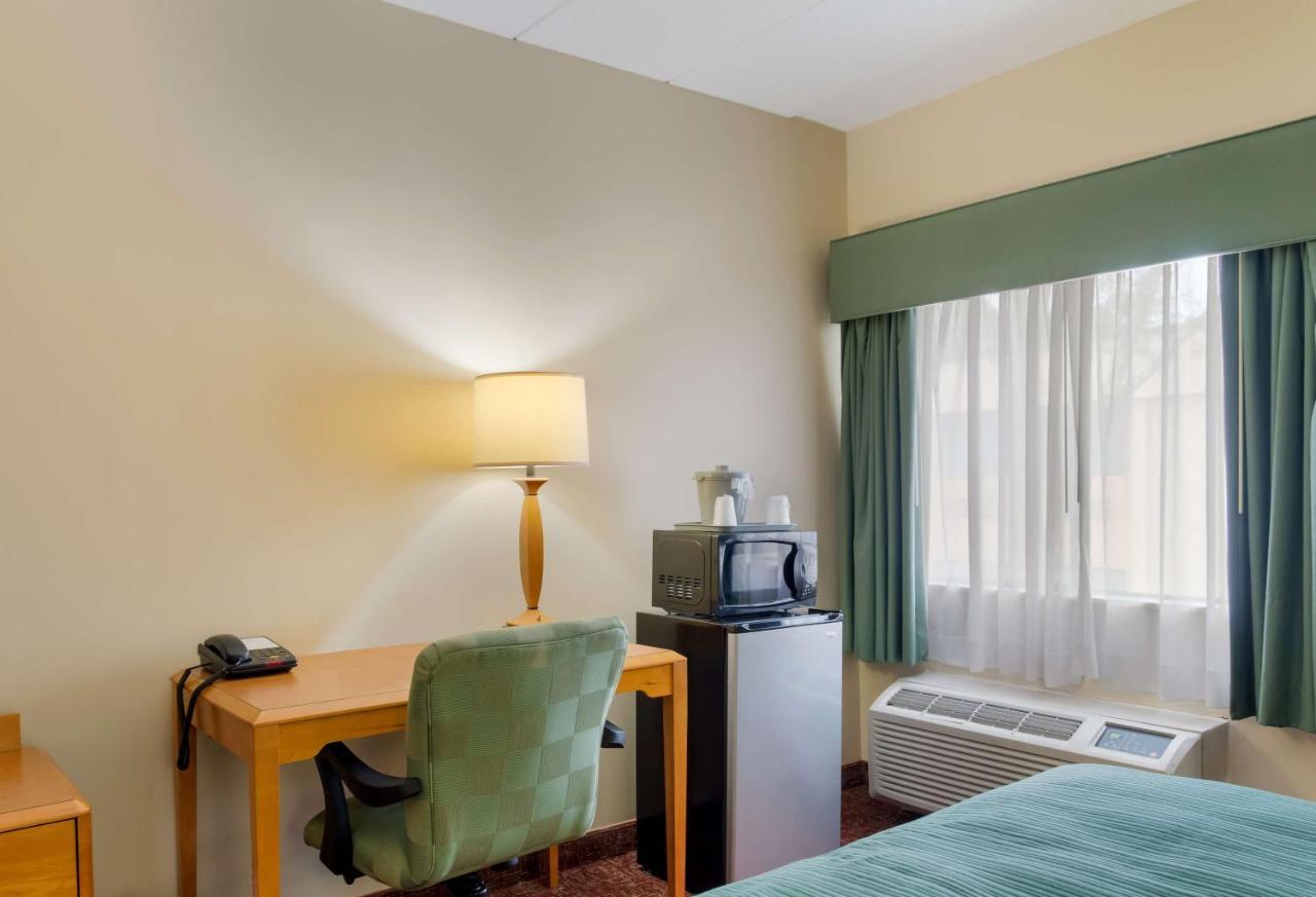 All Seasons Inn & Suites Смітфілд Екстер'єр фото