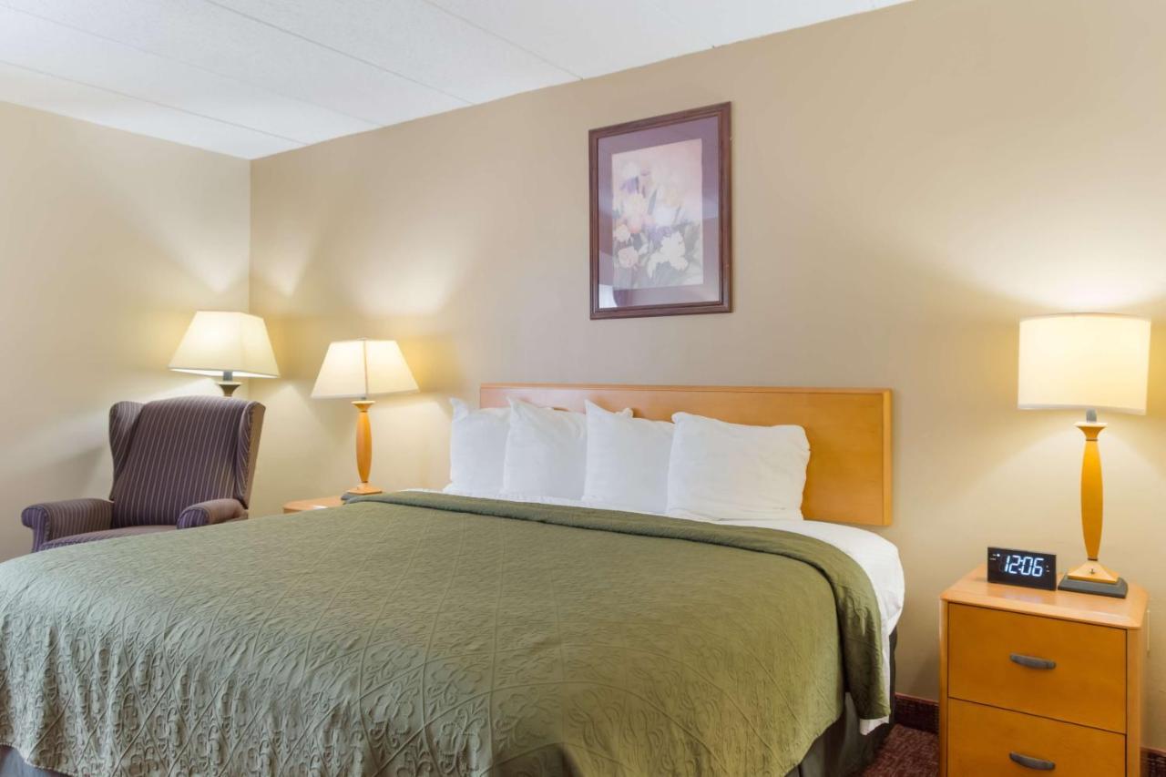 All Seasons Inn & Suites Смітфілд Екстер'єр фото